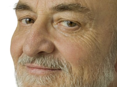 yaşlı adamın yüzü