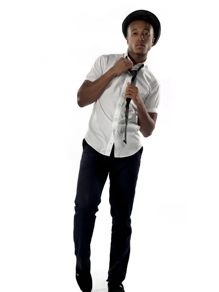 Retrato de un hombre de negocios ajustando corbata — Foto de Stock