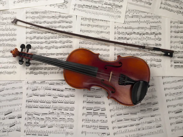 951 violin with sheet music — Stock Photo, Image
