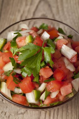 ev yapımı salsa ile bir kase