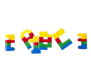 alfabe ve numaralar lego blokları yapılmıştır