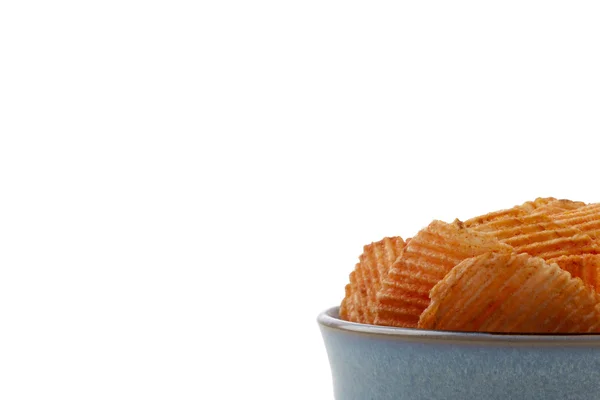 Eine Schüssel mit Kartoffelchips mit Käsegeschmack — Stockfoto