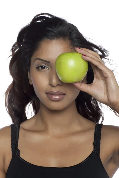 Een gezonde vrouw met apple — Stockfoto