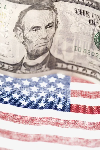 Americká vlajka a bankovek — Stock fotografie