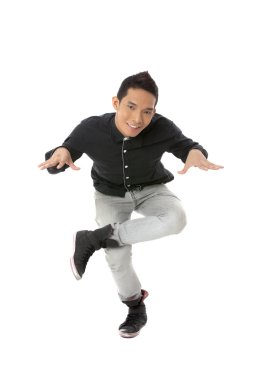 Asyalı erkek dansçı