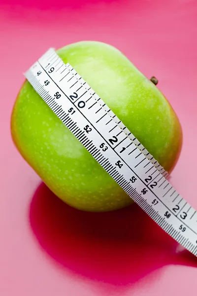 Manzana en su lado —  Fotos de Stock