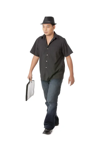 Asyalı adam tutarak çanta — Stok fotoğraf