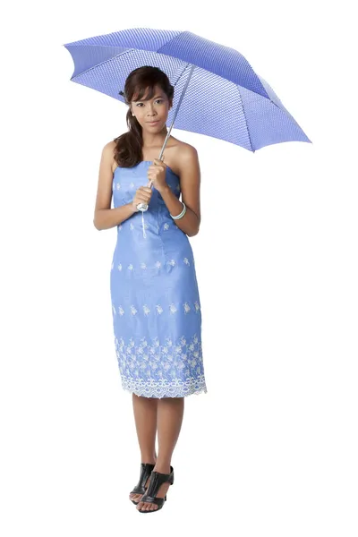 Azjatycki modelu trzymając parasol — Zdjęcie stockowe