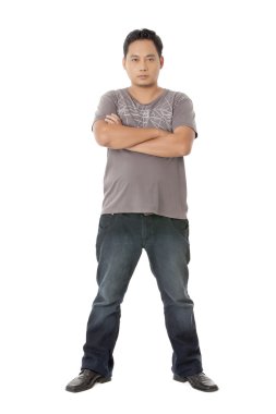 katlanmış kollu Asyalı adam