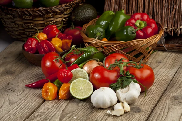Diversos tipos de ingredientes vegetales — Foto de Stock