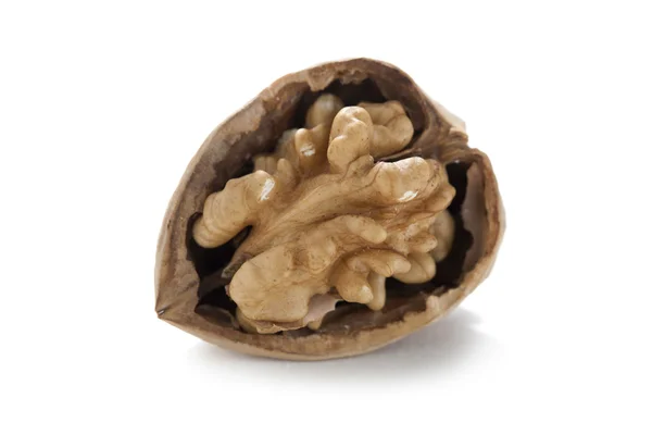 Un morceau de noix fissurée — Photo