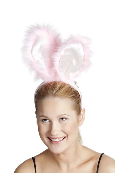 Pembe tavşan kafa bandı mutlu kadın — Stok fotoğraf