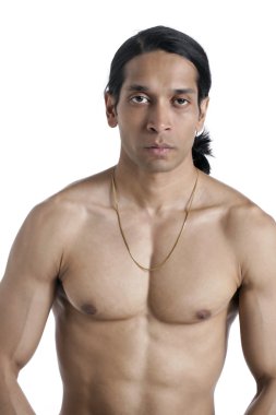 üzgün, erkeksi bir adam