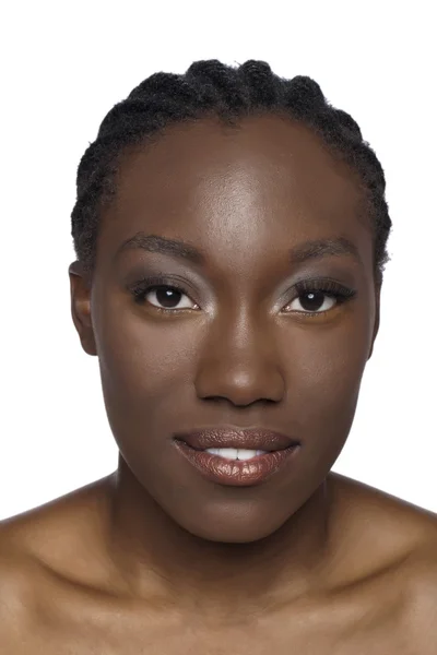 En leende afrikansk kvinna — Stockfoto