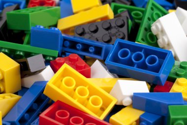 renkli lego blokları yığını