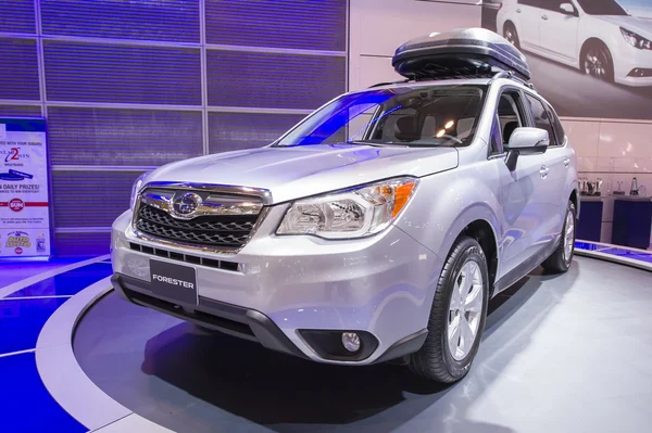 2013 subaru forest suv truck grey with roof rack 2 — Stock Photo, Image