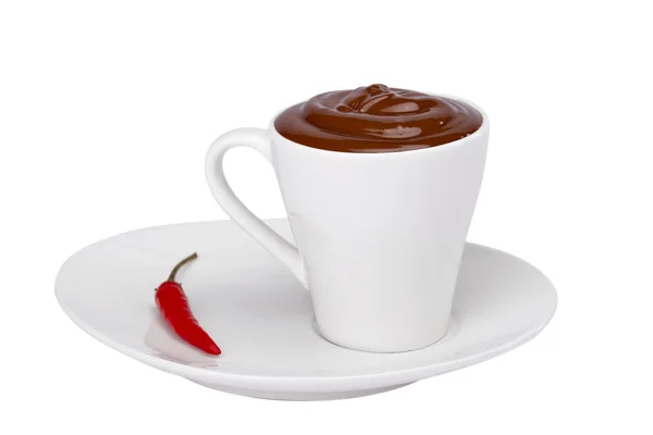 Bir tabak çikolata meşrubatının ve kırmızı biber ile — Stok fotoğraf
