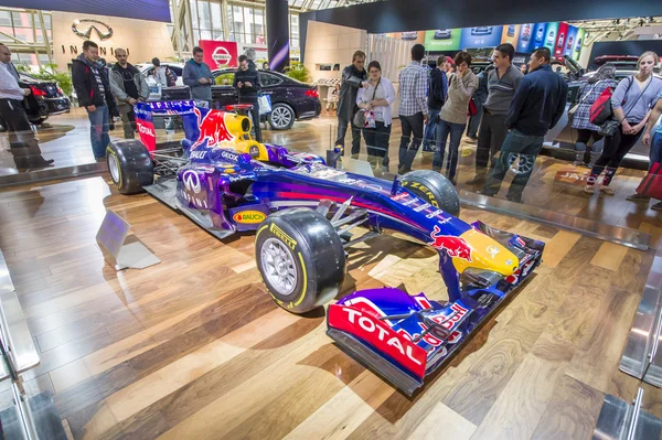 Sonsuzluk ve red bull formula bir araba — Stok fotoğraf