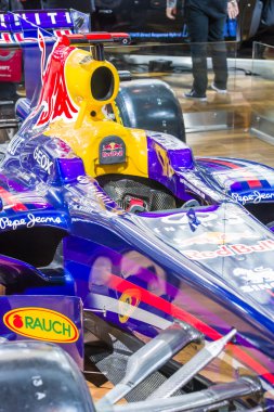 Sonsuzluk ve red bull formula bir araba