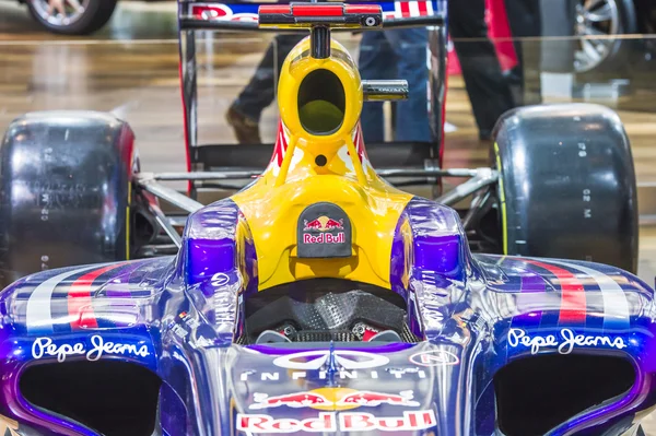 Бесконечность и болид "Формулы-1" Red Bull — стоковое фото