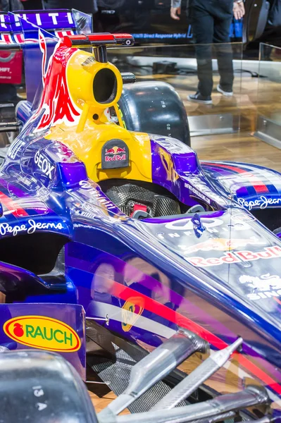 Sonsuzluk ve red bull formula bir araba — Stok fotoğraf