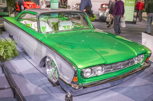 Classic Green Montbomb auto en la feria de coches — Foto de Stock
