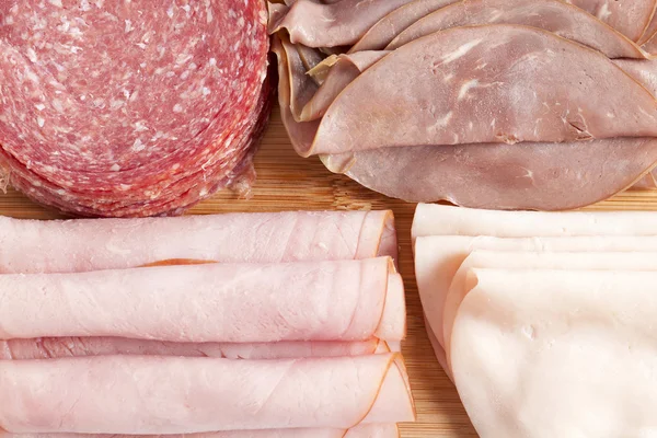 Carne cortada em pedaços variada — Fotografia de Stock