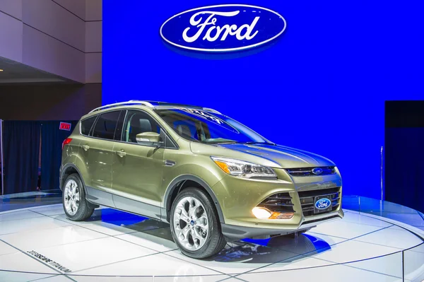 2014 Ford Escape Titanium SUV camion verde — Foto Stock