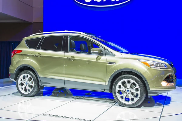 2014 Ford Escape Titanium SUV Truck Green — Stock Photo, Image