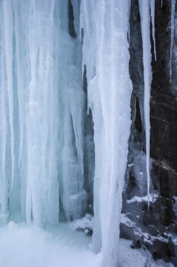 buz ölçerkışın soğuk yol