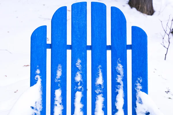 Blue chair in snow — Stock Photo, Image