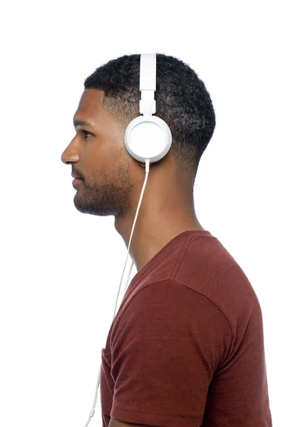 Hombre afroamericano con auriculares — Foto de Stock