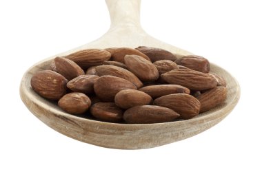 Tahta kaşıkta badem.