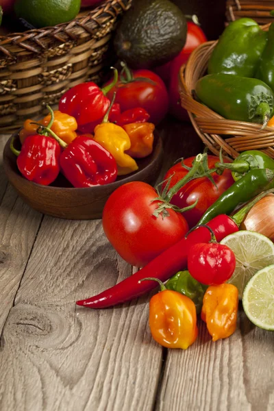 Verschiedene Arten von mexikanischem Gemüse — Stockfoto