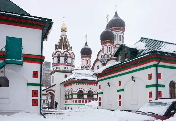 Dreifaltigkeitskirche in alten Tscheremuschki. Moskau. — Stockfoto