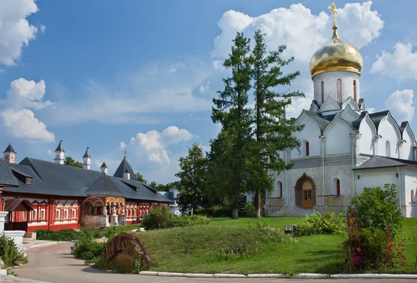 Catedral en Savvino-Storozhevsky Monasterio en Zvenigorod. Rusia. — Foto de Stock