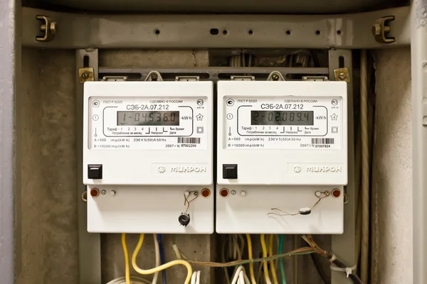 Compteur d'électricité biphasé — Photo