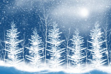 Noel kartı. Karla kaplı ağaçlarla donmuş kış ormanı. Açık hava