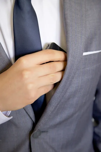 Geschäftsmann mit Telefon — Stockfoto