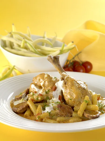 Pollo con fagiolini — Foto Stock