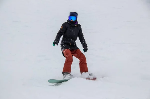 Girl Snowboard Rides Side Mountain — Stock Fotó