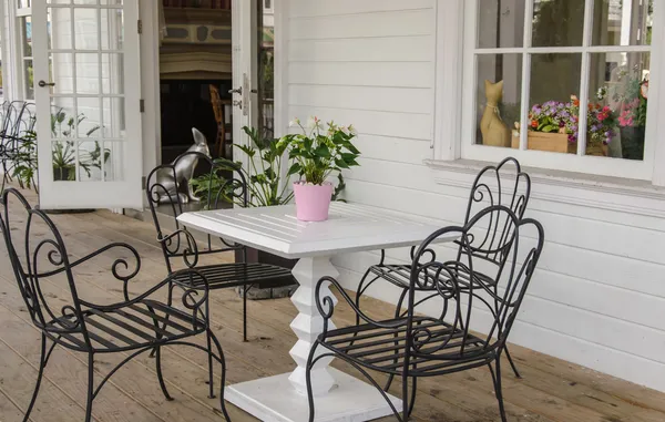 Chair in front of the house. — Stock Photo, Image