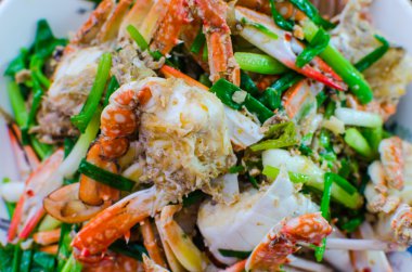 köri tozu ile kızartılmış Yengeç.