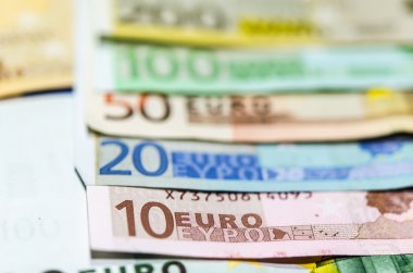 200 euro para
