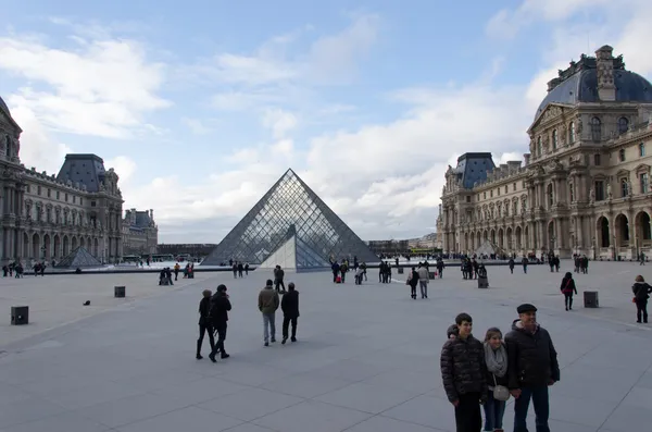 Muzeum Louvre v Paříži — Stock fotografie