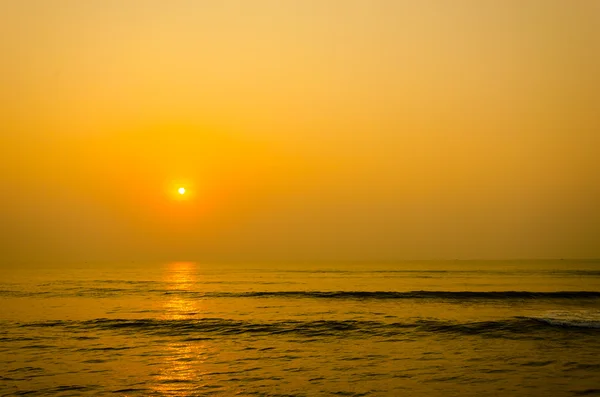 Pôr do sol praia — Fotografia de Stock