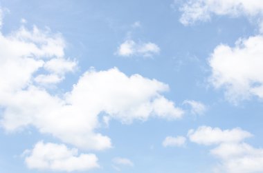 bulutlar ve gökyüzü