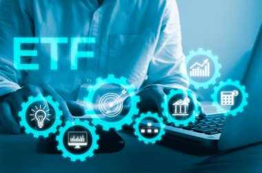 Elle dokunulan dijital sanal arayüz ikonu ETF Ticaret Fonu. İş piyasası finans endeksi kavramı.
