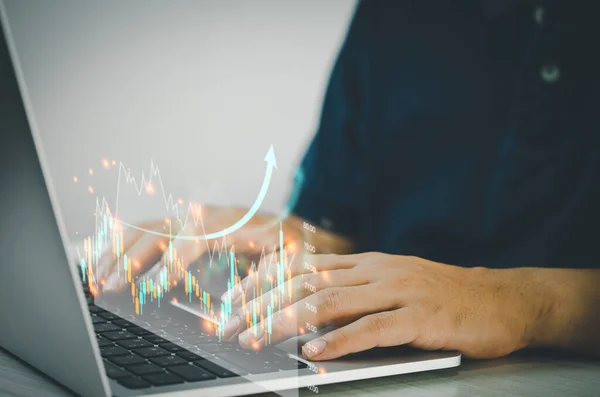 Man Hands Using Computers Analyze Data Investment Charts Financial Trading lizenzfreie Stockbilder