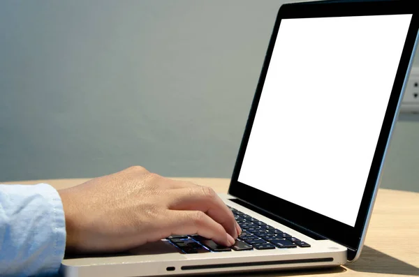 Man Hand Using Keyboard Computer Laptop Mock Blank Screen Desk — 图库照片